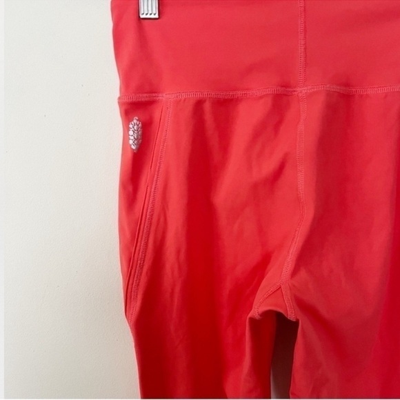 Free People Leggings Womens Activewear Neon Pink Cut Out Side Size Small Cropped - Picture 8 of 11